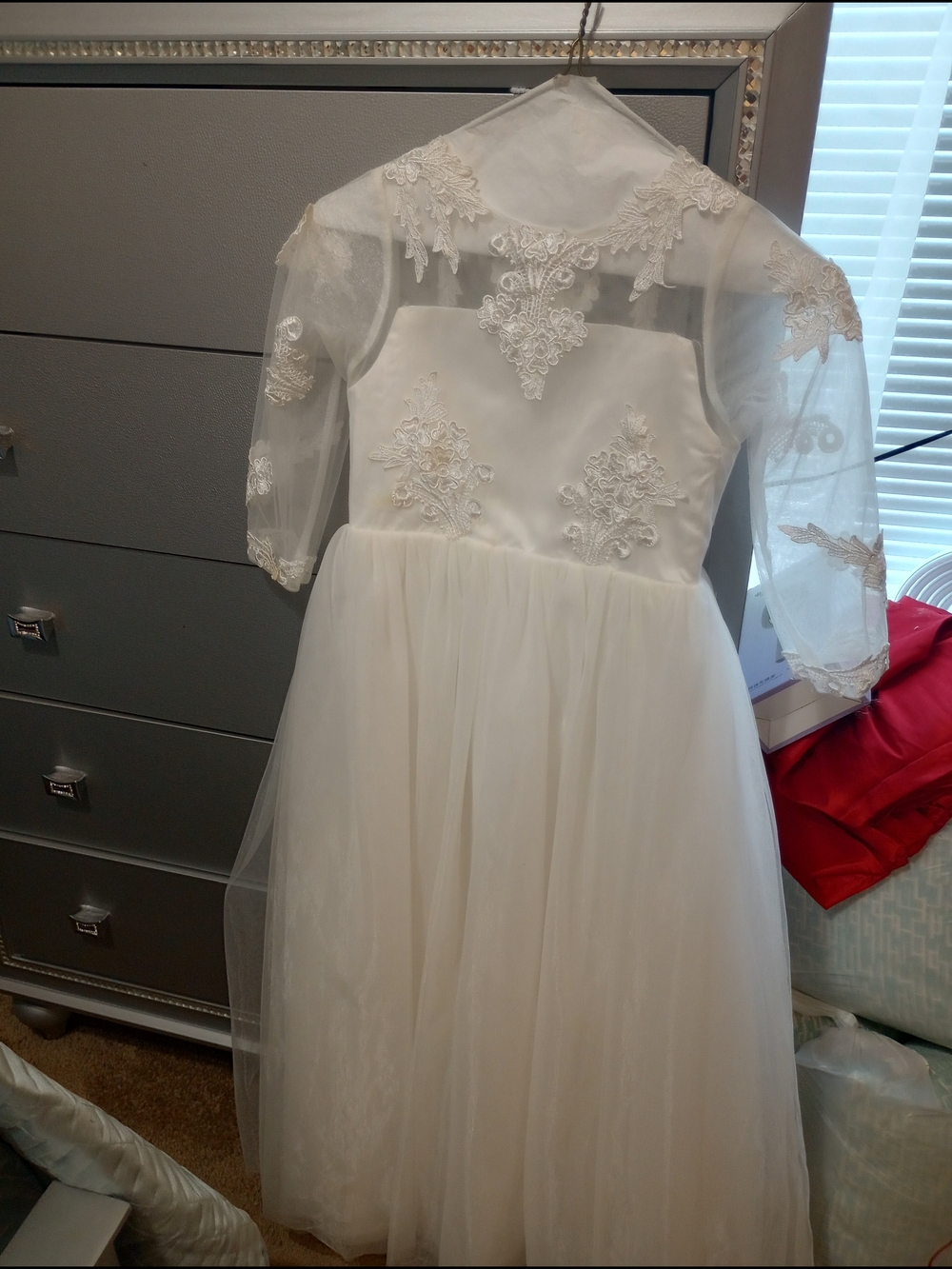 White Lace Appliqué Flower Girl Tulle Dress
